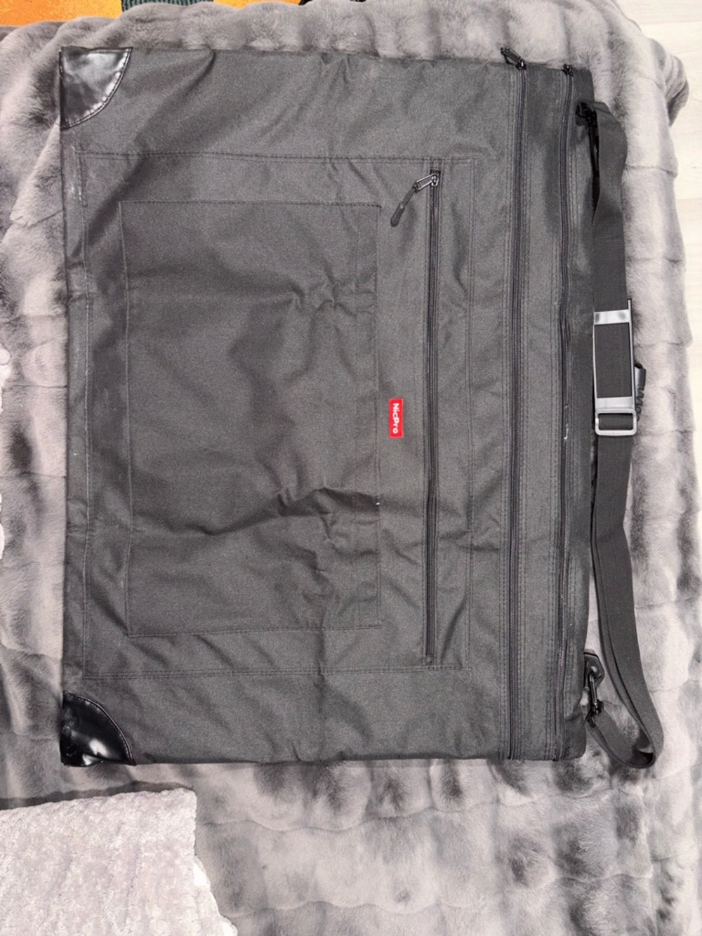 solo Black Messenger Briefcase for art with Front Zip Pockets